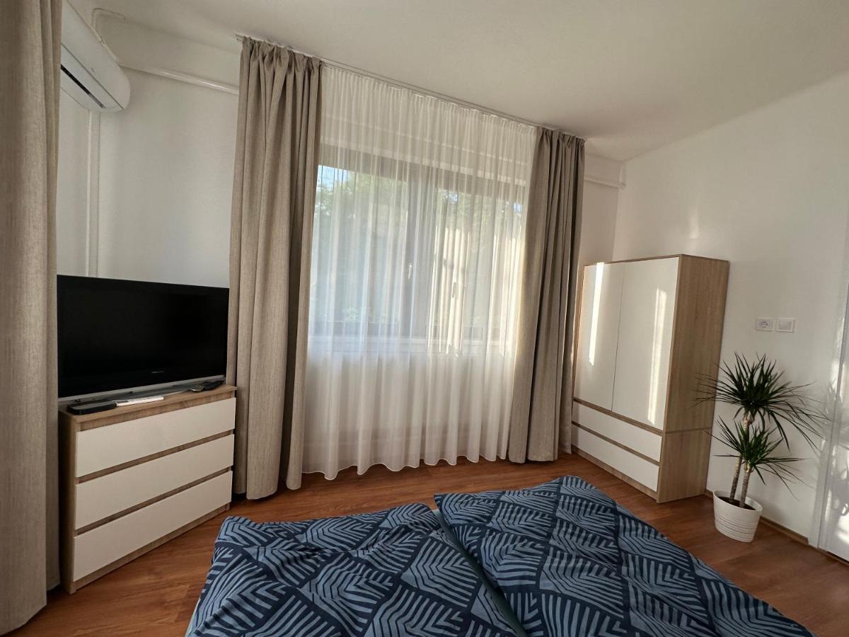 La Pihenohaz Apartment *